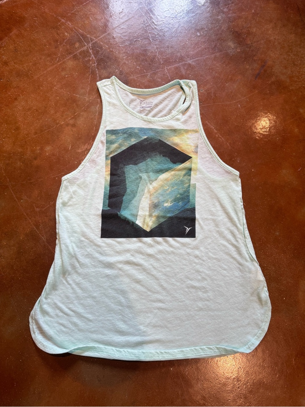 Light Mint Graphic Tank Top with Abstract Print Old Navy Women’s Medium